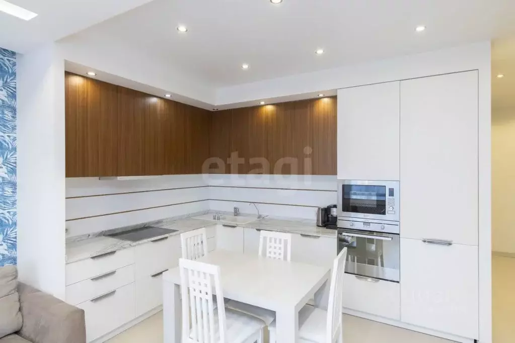 2-к кв. Тюменская область, Тюмень ул. Салтыкова-Щедрина, 58/3 (94.5 м) - Фото 0