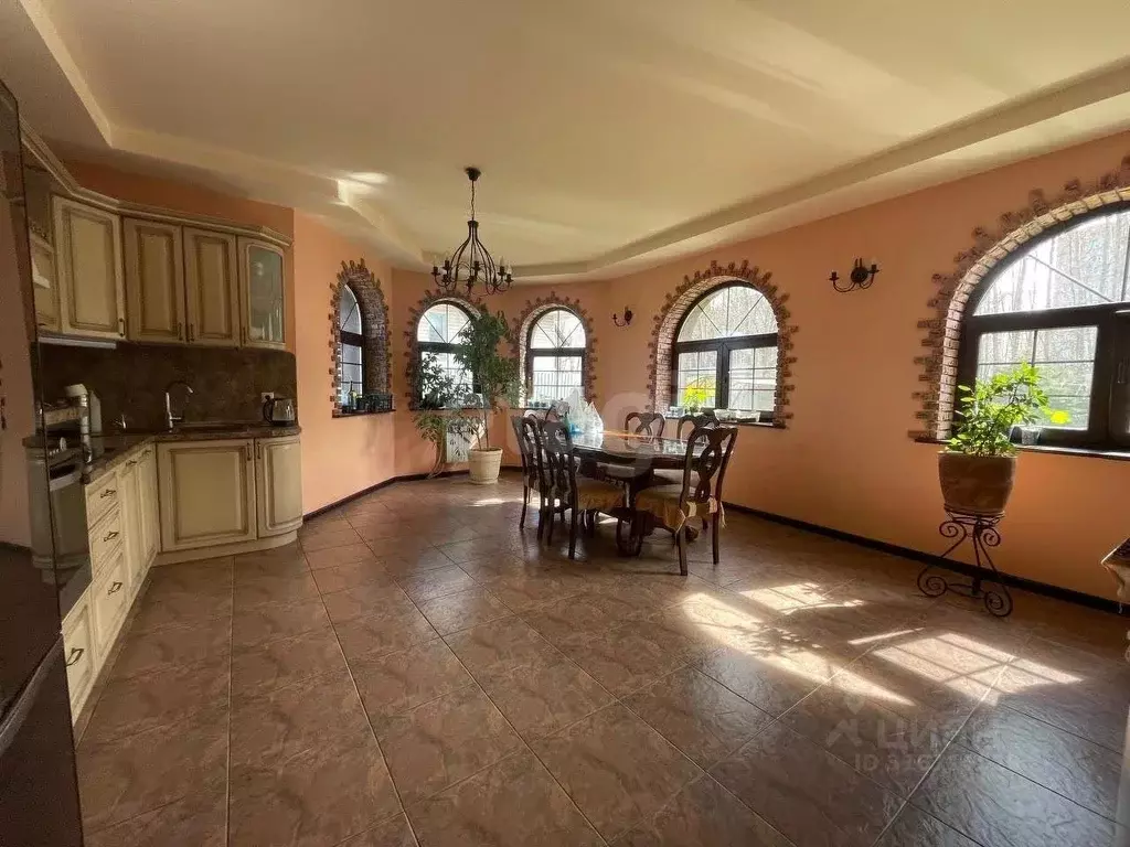 Дом в Вологодская область, Череповец ул. Раахе, 83 (287 м) - Фото 2