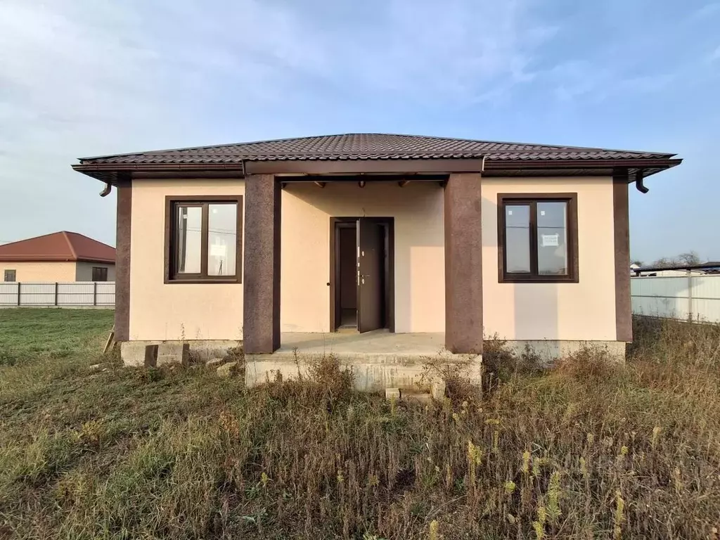 Дом в Краснодарский край, Абинск Янтарная ул. (90 м) - Фото 1