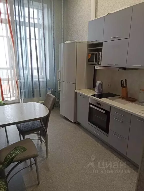 2-к кв. Татарстан, Казань ул. Баки Урманче, 5 (80.0 м) - Фото 0