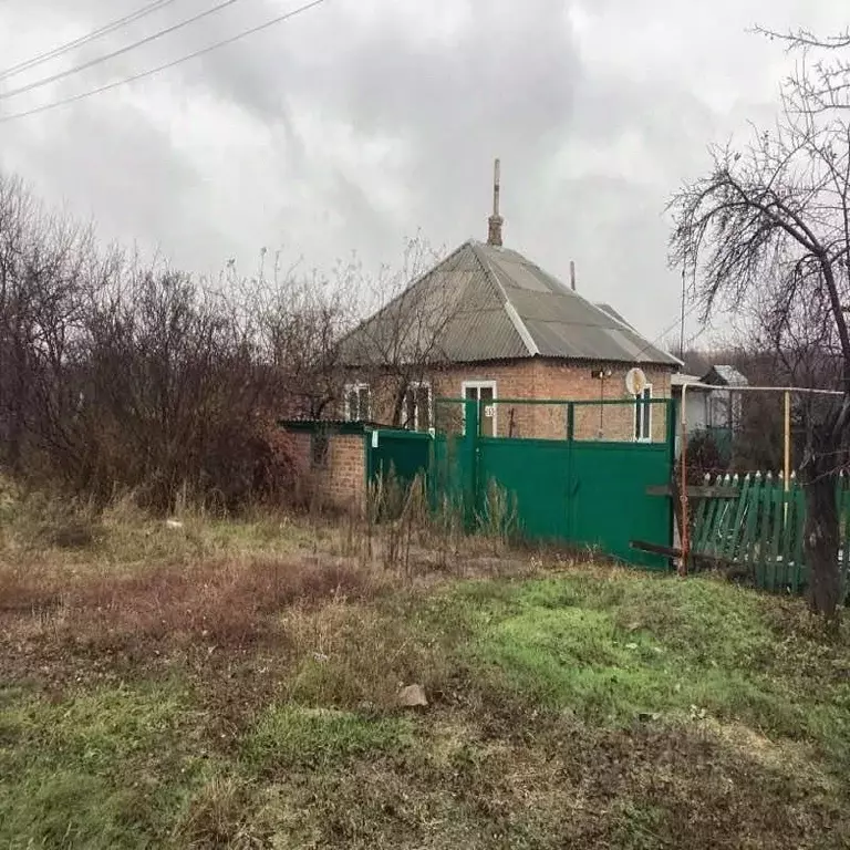 Дом в Ростовская область, Красносулинский район, Гуково-Гнилушевское ... - Фото 1