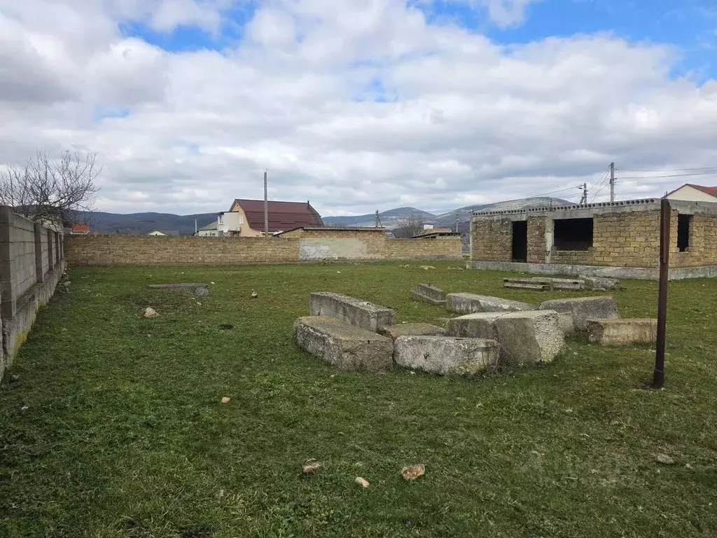 Участок в Севастополь с. Орлиное, ул. Рябиновая, 1 (10.0 сот.) - Фото 1