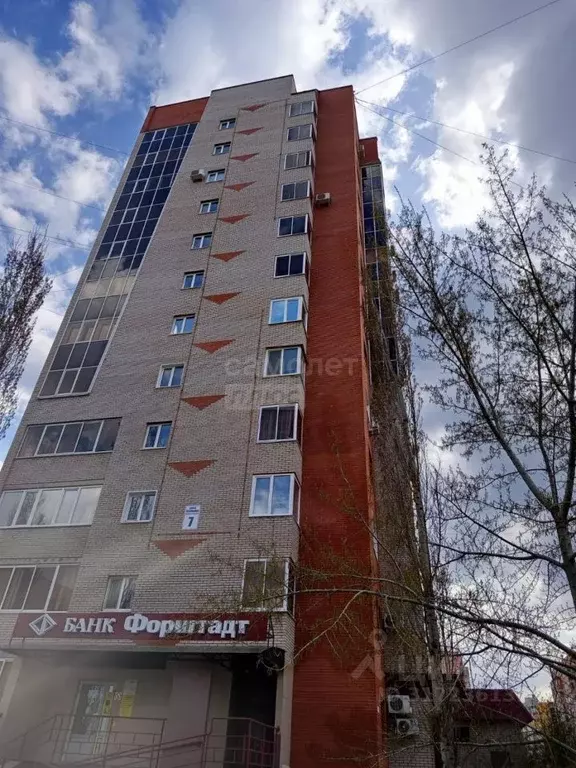 3-к кв. Оренбургская область, Оренбург Северо-Восточный жилрайон, 20-й ... - Фото 0
