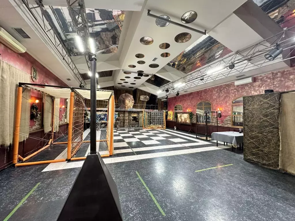 Помещение свободного назначения в Самарская область, Тольятти ул. ... - Фото 1