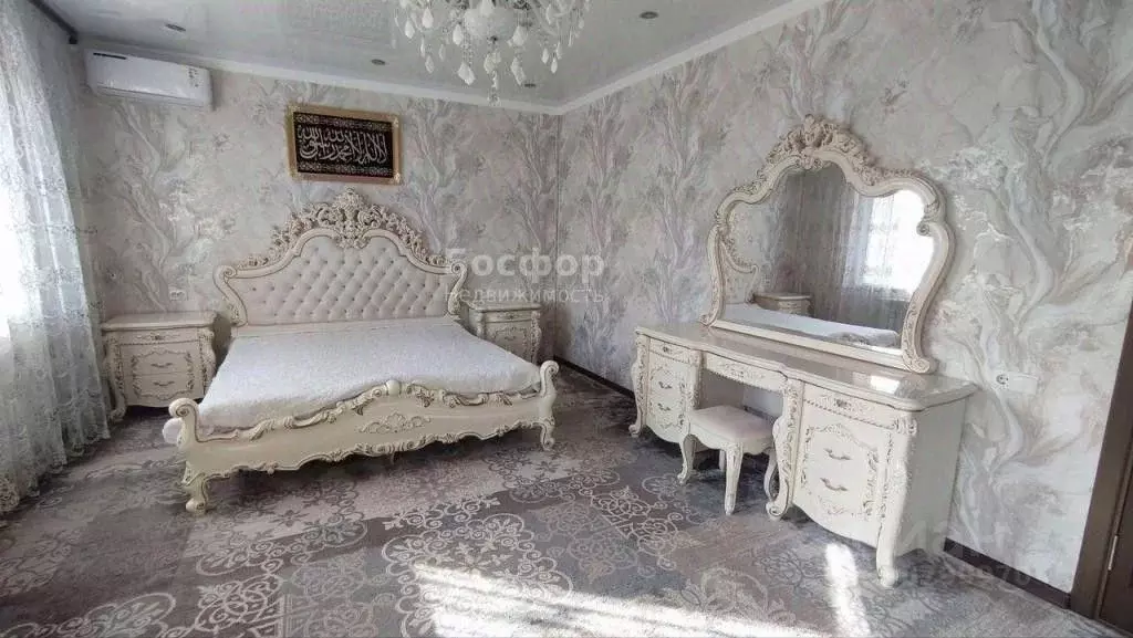 Дом в Крым, Кировский район, Первомайское с/пос, с. Первомайское ул. ... - Фото 1