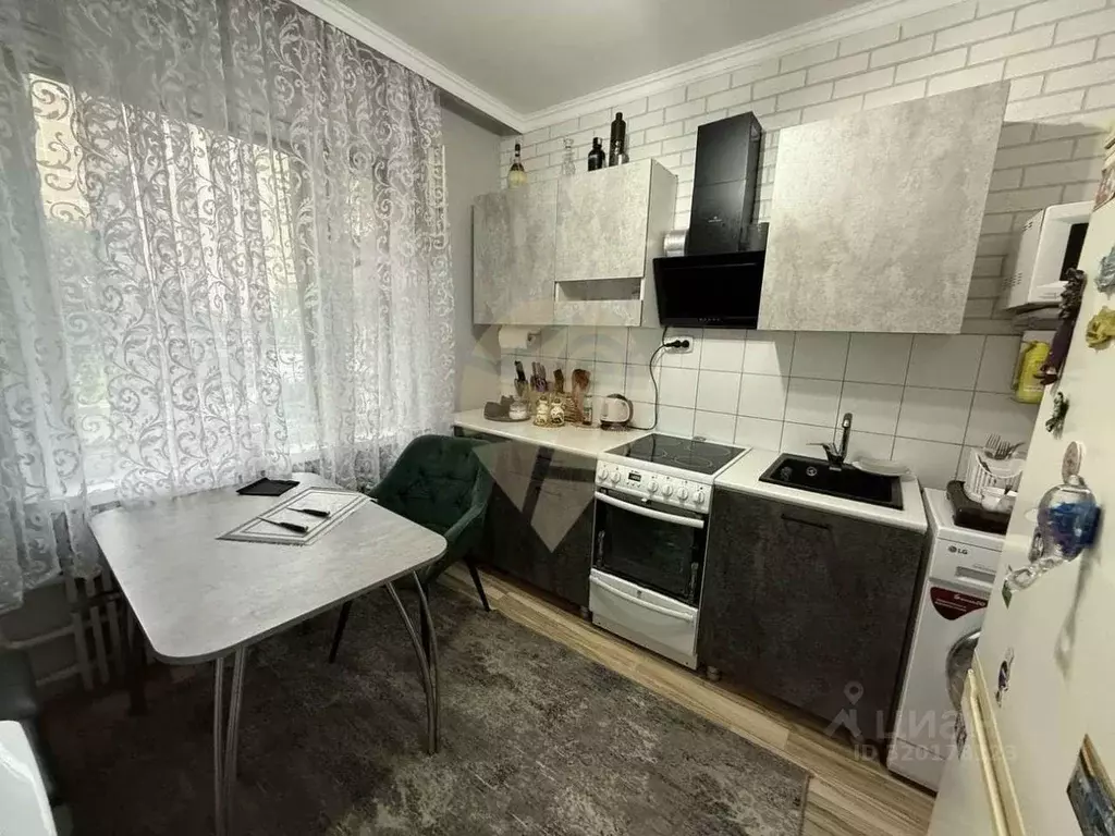 3-к кв. Белгородская область, Старый Оскол Восточный мкр, 11 (63.0 м) - Фото 0