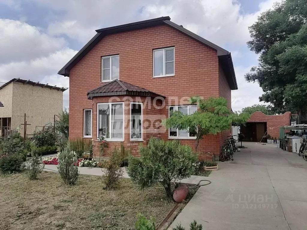Дом в Краснодарский край, Абинск Ипподромная ул., 44 (180 м) - Фото 0