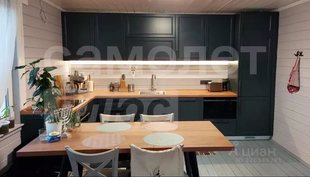 Дом в Крым, Бахчисарайский район, с. Угловое ул. Победы, 115 (120 м) - Фото 2