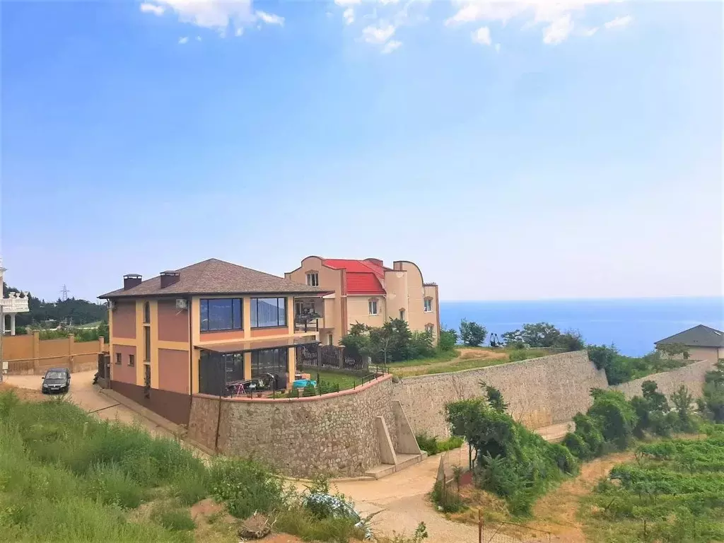 Участок в Крым, Ялта муниципальный округ, Массандра пгт ул. 16 Апреля ... - Фото 0