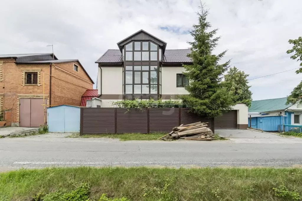 Дом в Тюменская область, Тюмень Мыс мкр, ул. Шоссейная (258 м) - Фото 1