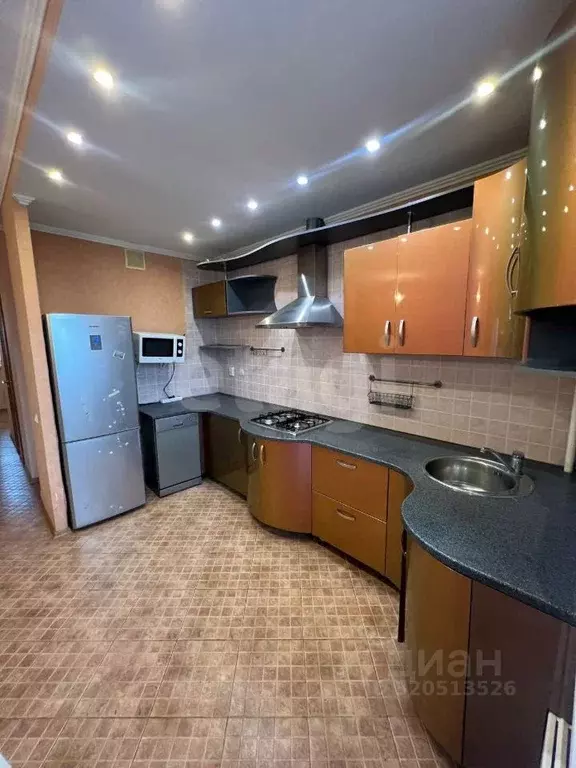 2-к кв. Татарстан, Казань ул. Павлюхина, 102А (71.6 м) - Фото 0