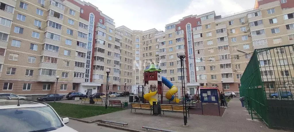 Продается 4-комнатная квартира - Фото 1