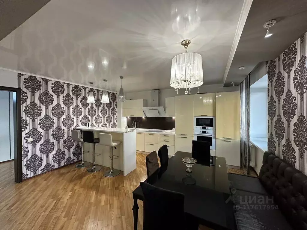 3-к кв. Тюменская область, Тюмень Таврическая ул., 9б (98.0 м) - Фото 0