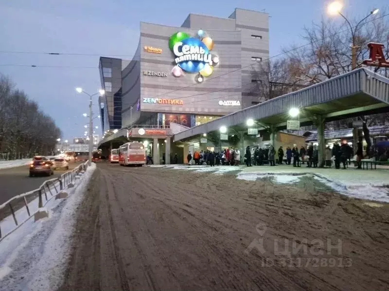 Помещение свободного назначения в Пермский край, Пермь ул. Революции, ... - Фото 0