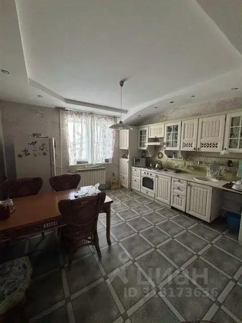 Коттедж в Саха (Якутия), Якутск просп. Ленина (240 м) - Фото 0