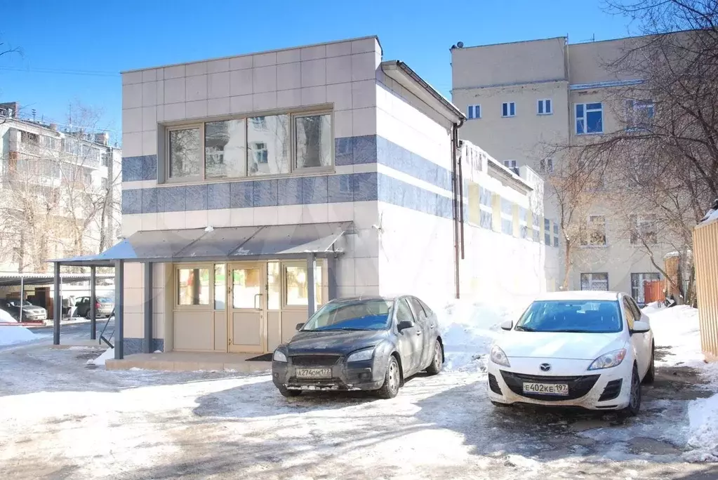 Стр 32 no 6. Офисы Золоторожский вал 32 стр 6. Офис вала. Г. Москва Брянская ул здание с флагами