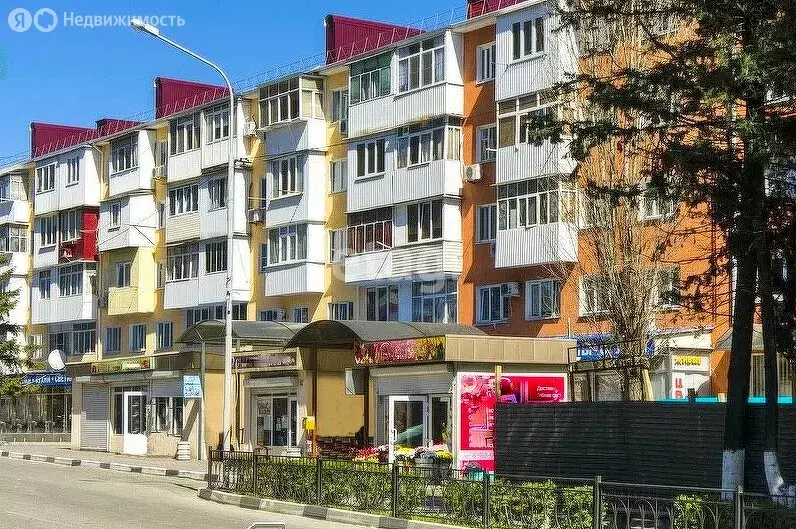 3-комнатная квартира: Туапсе, улица Фрунзе, 28 (61.6 м) - Фото 1