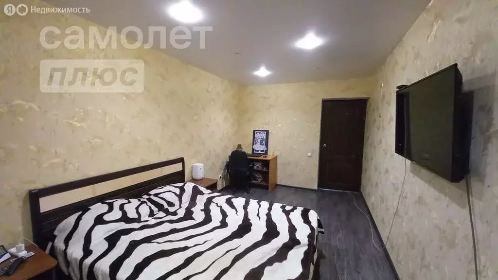 2-комнатная квартира: Смоленск, Краснинское шоссе, 18 (68 м) - Фото 0