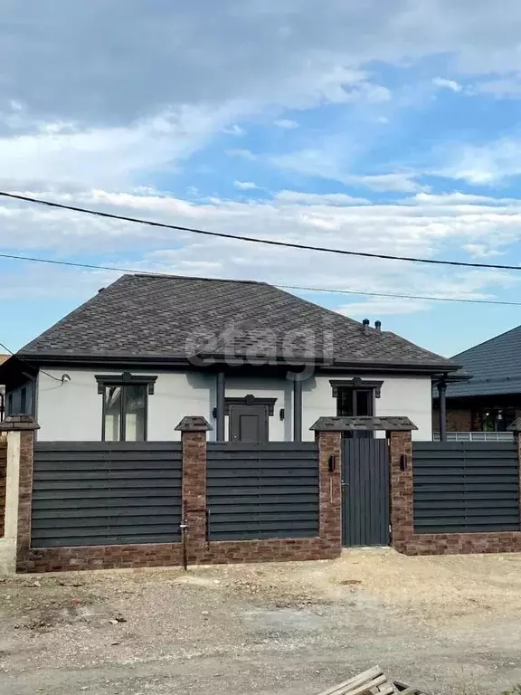 Дом в Ставропольский край, Пятигорск городской округ, с. Золотушка  ... - Фото 1