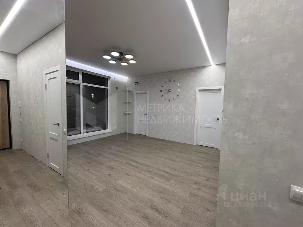 2-к кв. Тюменская область, Тюмень ул. Стройотрядовская, 10 (53.0 м) - Фото 1