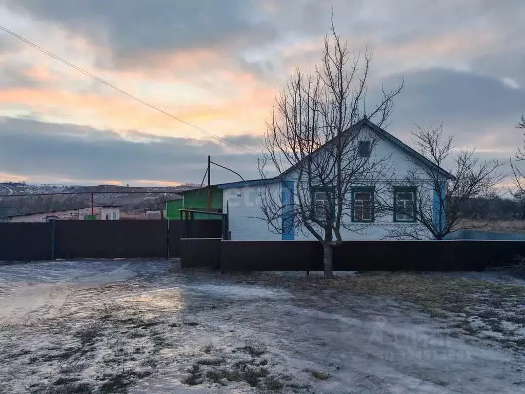 Дом в Белгородская область, Вейделевский район, с. Белый Колодезь ул. ... - Фото 1