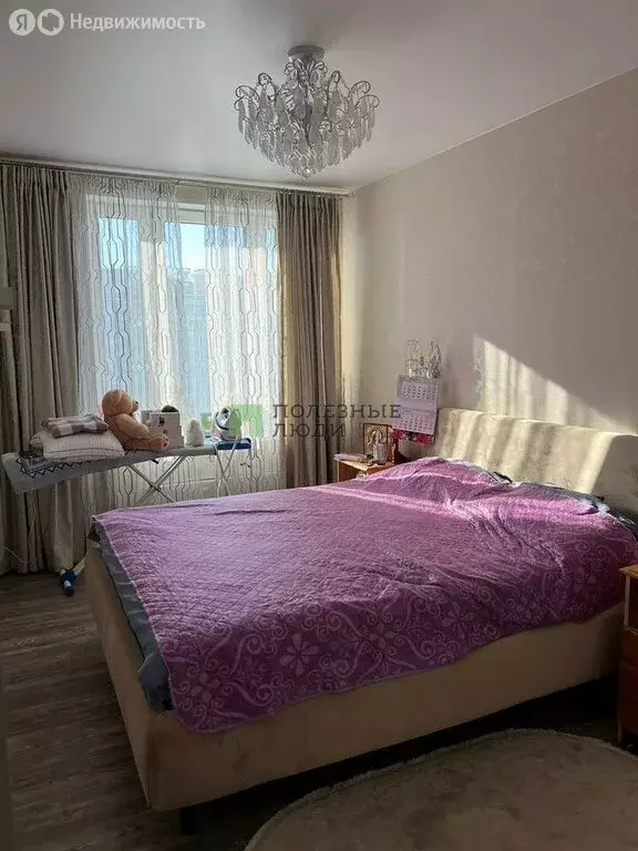 3-комнатная квартира: Красноярск, улица Алексеева, 34 (57.2 м) - Фото 1