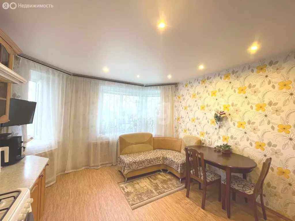 3-комнатная квартира: Череповец, Октябрьский проспект, 37 (85.4 м) - Фото 2