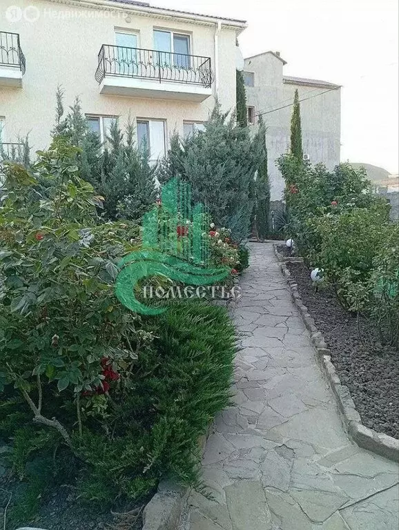 Дом в Судак, Ореховый бульвар (350 м) - Фото 1