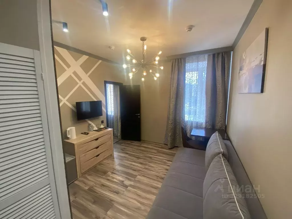 Комната Москва проезд 3-й Перова Поля, 8 (30.0 м) - Фото 1