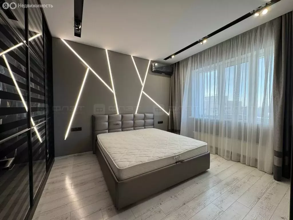 2-комнатная квартира: Казань, улица Павлюхина, 110В (88 м) - Фото 1