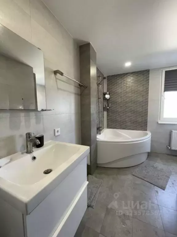 2-к кв. Севастополь ул. Братьев Манганари, 24к1 (60.0 м) - Фото 1