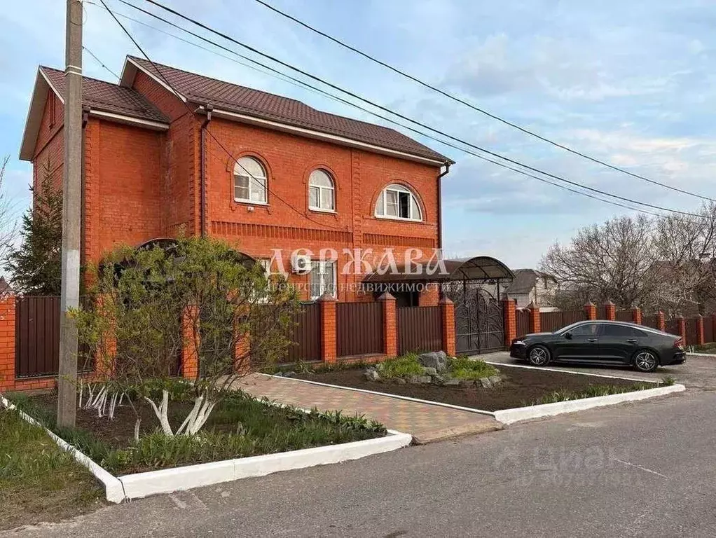 Коттедж в Белгородская область, Старый Оскол ул. Сталеваров (274 м) - Фото 1