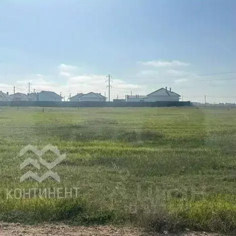 Участок в Крым, Сакский район, с. Уютное ул. Евпаторийская (6.0 сот.) - Фото 1