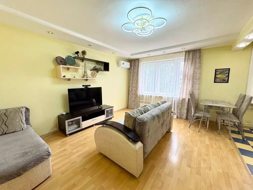 3-к кв. Татарстан, Нижнекамск ул. Гагарина, 27 (59.0 м) - Фото 0