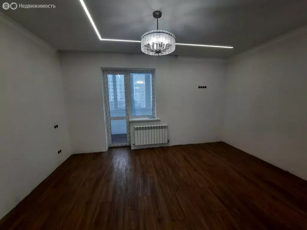 2-комнатная квартира: Брянск, улица имени А.Ф. Войстроченко, 8 (60 м) - Фото 1