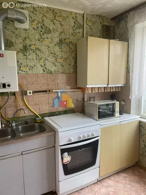 4-комнатная квартира: посёлок Октябрьский, 54 (64.7 м) - Фото 1