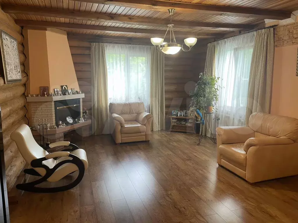 Коттедж 200 м на участке 9,8 сот. - Фото 0