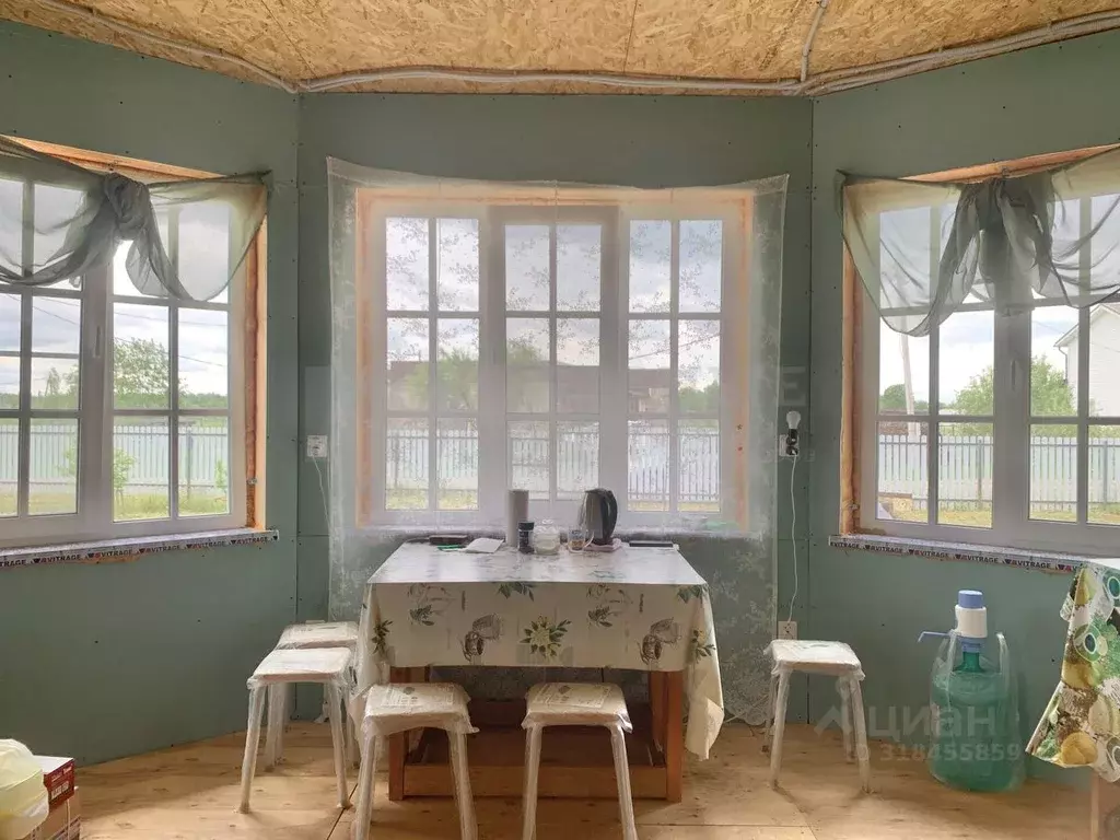 Дом в Новгородская область, Шимский район, Подгощское с/пос, д. Коломо ... - Фото 1