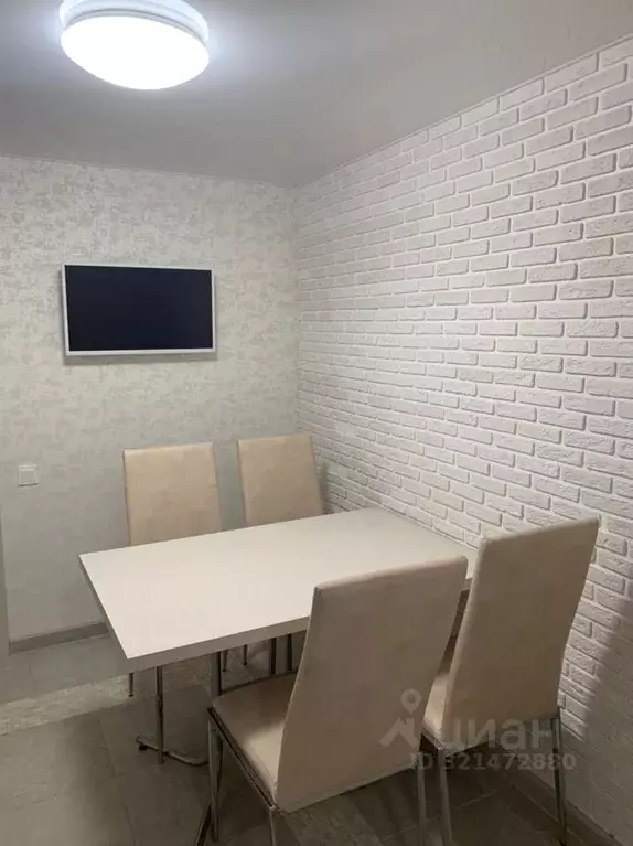 2-к кв. Краснодарский край, Тихорецк Октябрьская ул., 103 (70.0 м) - Фото 0