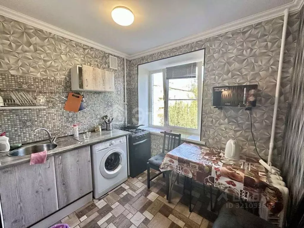 3-к кв. Волгоградская область, Волгоград ул. имени Хорошева, 20 (58.4 ... - Фото 0