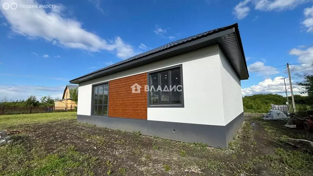 Дом в село Бессоновка, Рябиновая улица (100 м) - Фото 2
