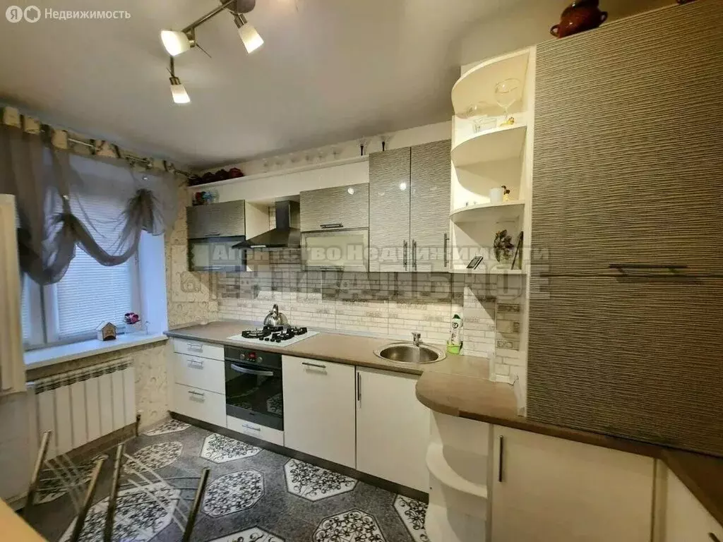 3-комнатная квартира: Смоленск, Средне-Лермонтовская улица, 8 (84 м) - Фото 1