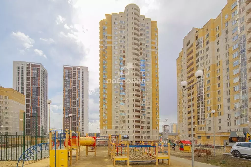 3-к кв. Свердловская область, Екатеринбург ул. Николая Островского, 5 ... - Фото 0