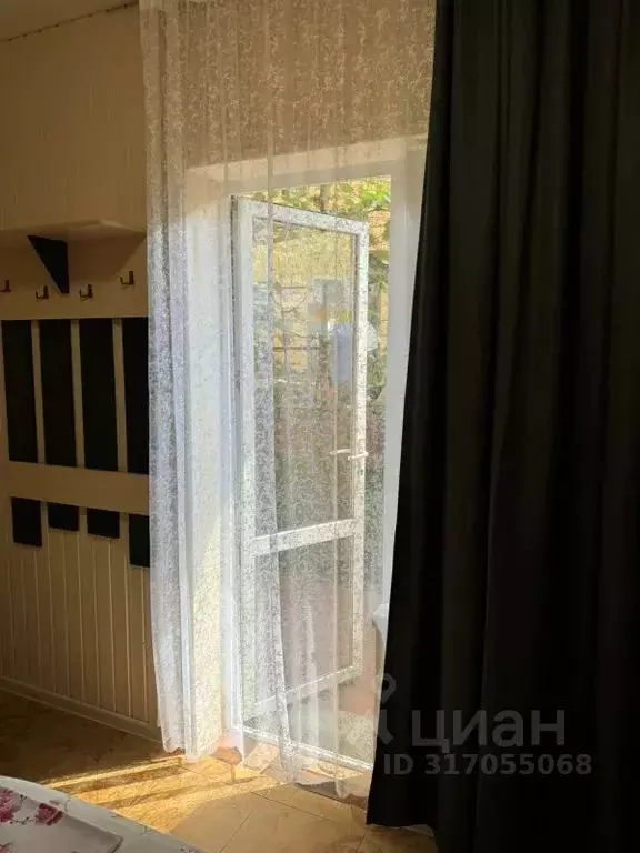 Комната Краснодарский край, Сириус пгт ул. Листопадная, 23 - Фото 1