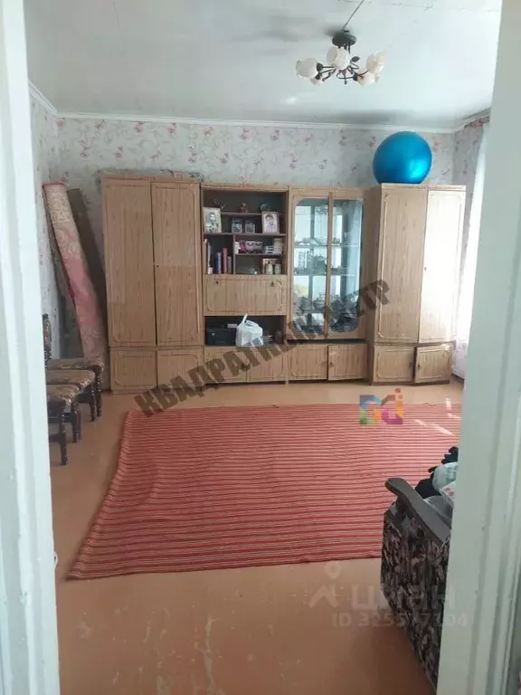 Дом в Калмыкия, Приютненский район, пос. Октябрьский Физкультурная ул. ... - Фото 1