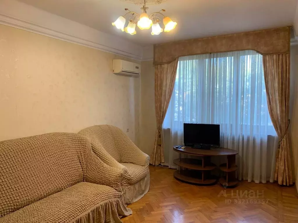 2-к кв. Крым, Симферополь ул. Троллейбусная, 11 (45.0 м) - Фото 1