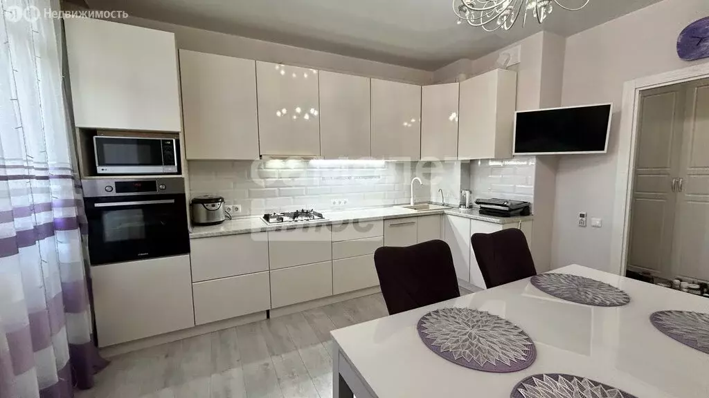 2-комнатная квартира: Тамбов, улица Агапкина, 25А (84.6 м) - Фото 0