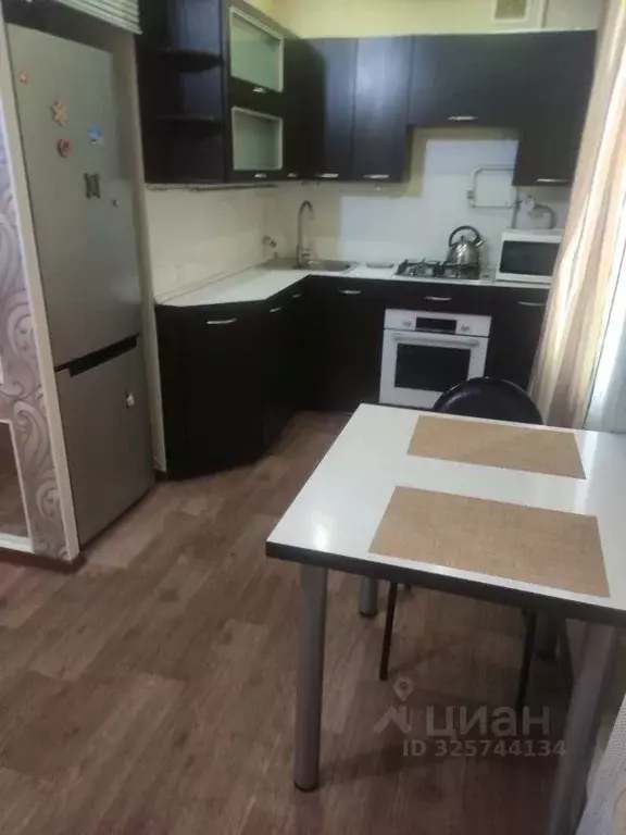 3-к кв. Волгоградская область, Волгоград ул. Таращанцев, 21 (56.7 м) - Фото 2