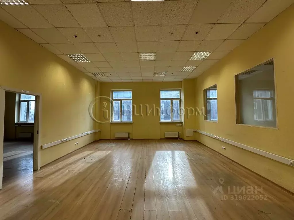 Офис в Санкт-Петербург пл. Конституции, 1 (900 м) - Фото 1
