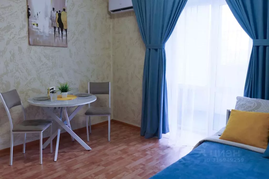 1-к кв. Омская область, Омск Светловская ул., 10 (24.0 м) - Фото 0